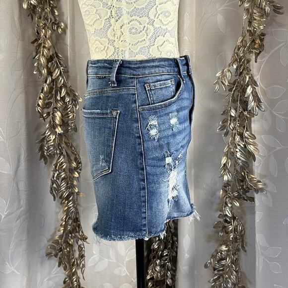 Risen Women’s M Medium Wash Distressed Stretch Y2K Frayed Denim Mini Skirt - Picture 4 of 11